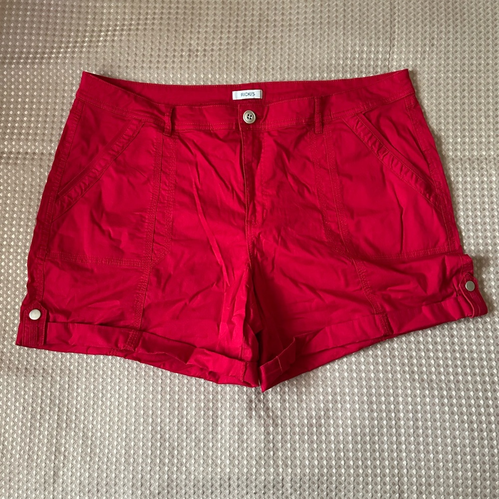 Ricki's Red Cargo Shorts 18 EUC lightweight stretchy